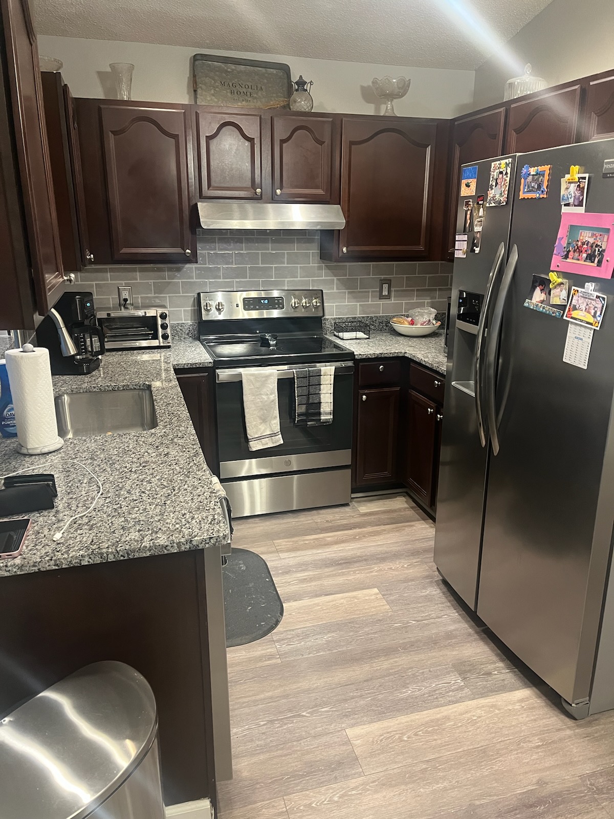 Kitchen backsplash and finish details